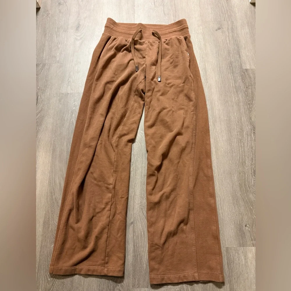 Brown sweatpants - Picture 1 of 4